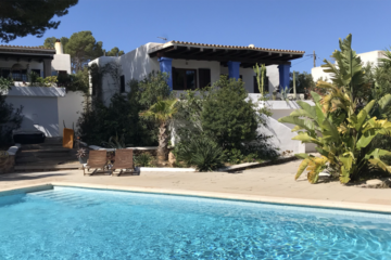 Villa for sale in Ibiza by DeluxeMallorca.com