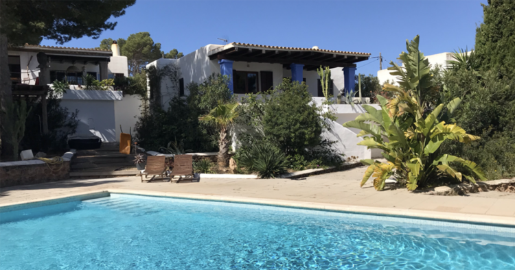 Villa for sale in Ibiza by DeluxeMallorca.com